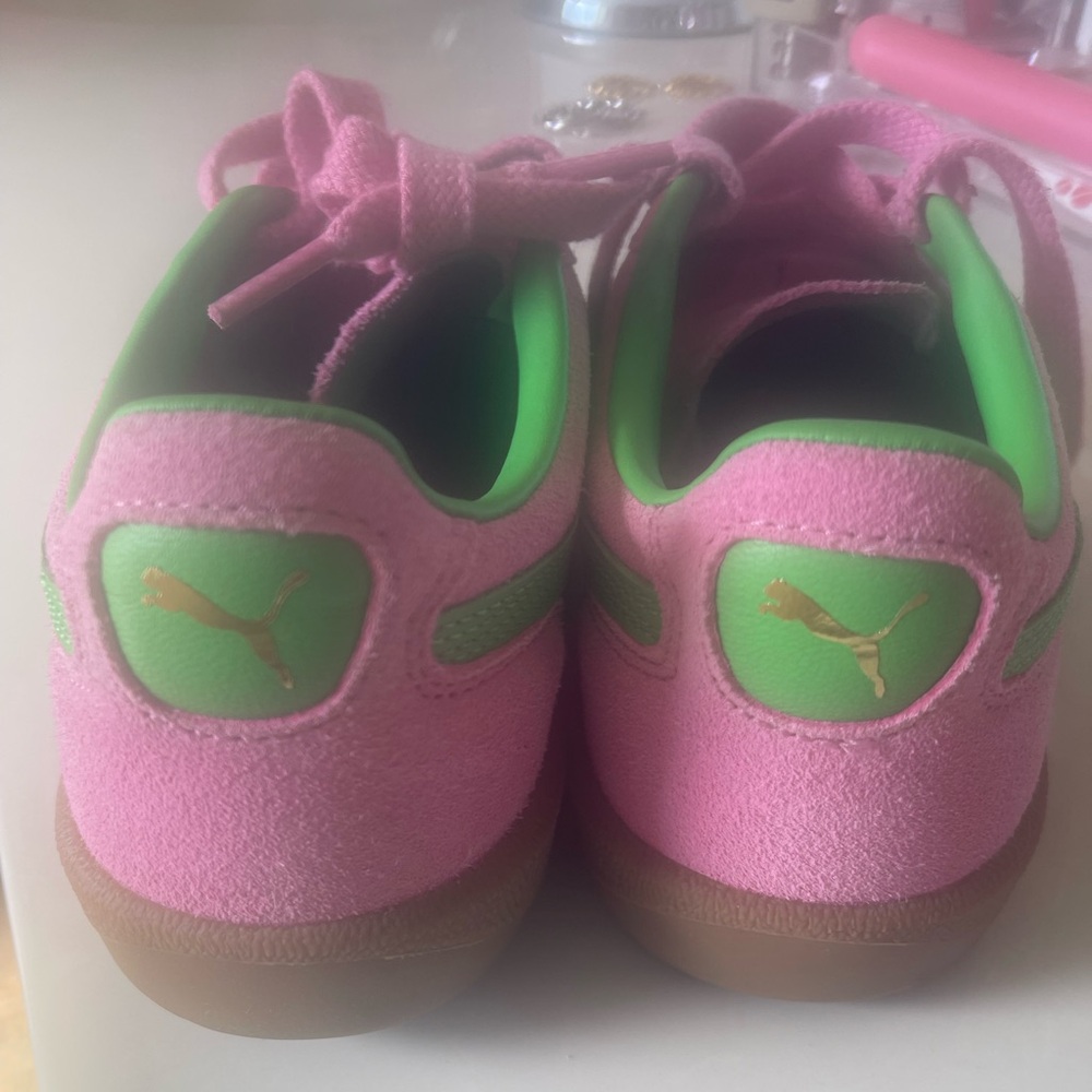 Size 7 Pumas